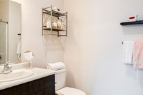 Bathroom-01-Halo-46-Tampa-12