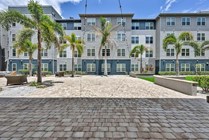 150-Halo46 - Amenities - Pool & Courtyard (33)